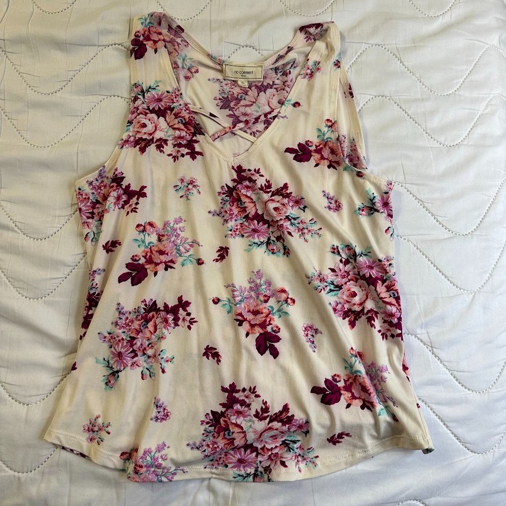 buttery soft floral tank top L petite